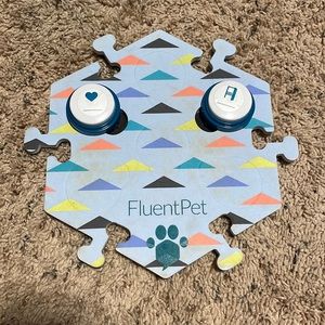 Fluent Pet Pad with two buttons
